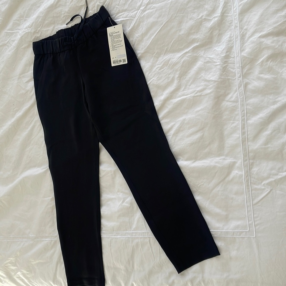 Lululemon On The Fly Pant 25” woven
